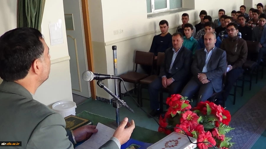 نشست صمیمی سرپرست مرکز بادانشجویان