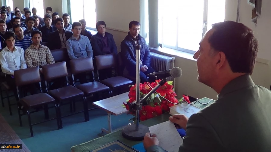 نشست صمیمی سرپرست مرکزبادانشجویان