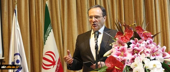 دکتر مهرمحمدی در مراسم رونمایی از سند راهبردی دانشگاه:

10 بند از سند راهبردی به توسعه دانشگاه اختصاص یافته است، پیوست های سند به آینده دانشگاه جهت می دهد 2