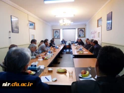 جلسه هم اندیشی اساتیدمرکزآموزش عالی آزادگان روزپنجشنبه مورخه 15 مهرماه 95 در سالن جلسه مرکزتشکیل شددراین جلسه انتظارات و برنامه های آموزشی مرکز 2