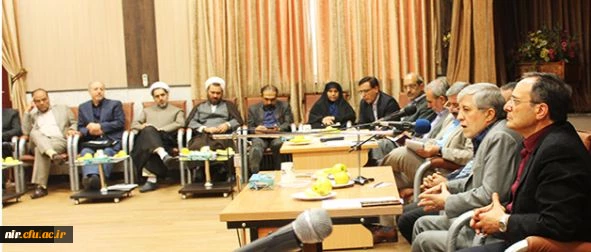 دکتر شریعتی نیاسر در چهاردهمین اجلاس مدیران استانی:

دانشگاه های ماموریت گرا باید بر ریل ماموریت خود حرکت کنند 2