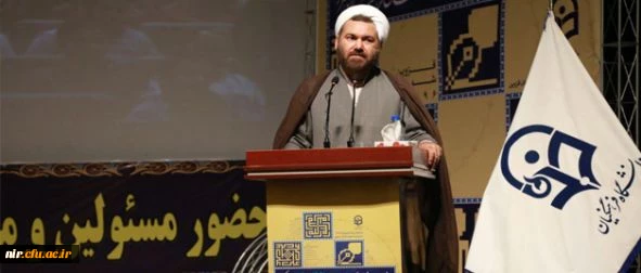 حجت الاسلام و المسلمین عابدی در مراسم اختتامیه بیست و هفتمین جشنواره فرهنگی اجتماعی دانشگاه:

دانشجو معلمان برگزیدگان و یاران فرهنگی دانشگاه فرهنگیان، مخاطب فرهنگی، روح انسان است 2