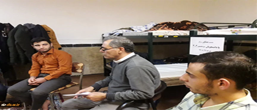 دومین نشست مشاورمرکز با دانشجویان در خوابگاه 4