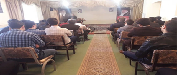 نشست صمیمی سرپرست مرکزآموزش عالی آزادگان نیر با دانشجویان 2