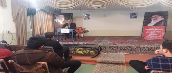 نشست صمیمی سرپرست مرکزآموزش عالی آزادگان نیر با دانشجویان 4