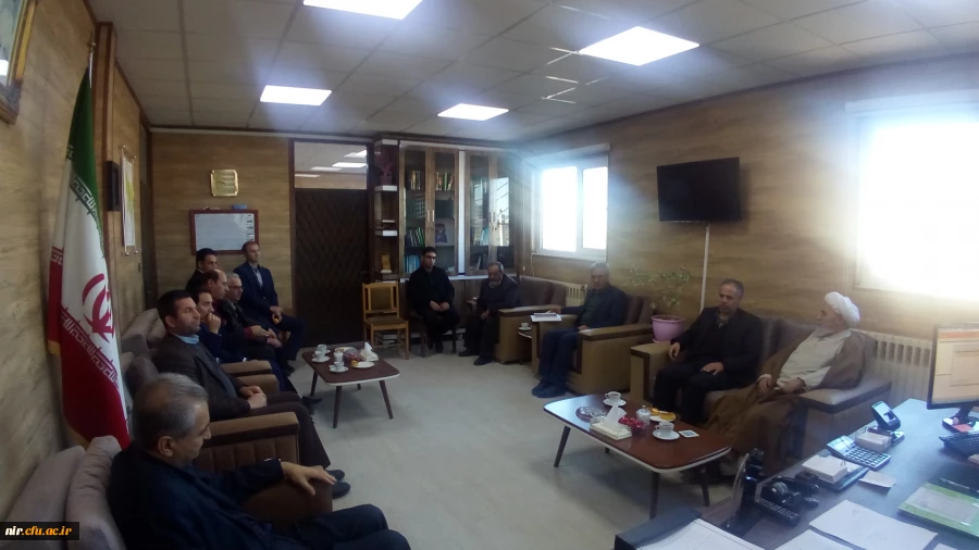 دیدار کارکنان و جمعی از اساتید مرکز با فرماندار محترم شهرستان نیر 3