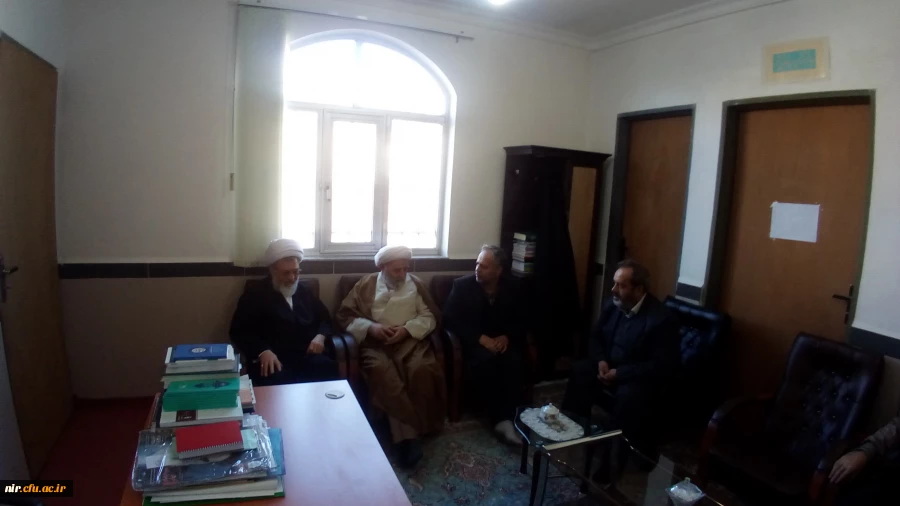 دیدار کارکنان و جمعی از استاید مرکز با امام جمعه محترم شهرستان نیر 2