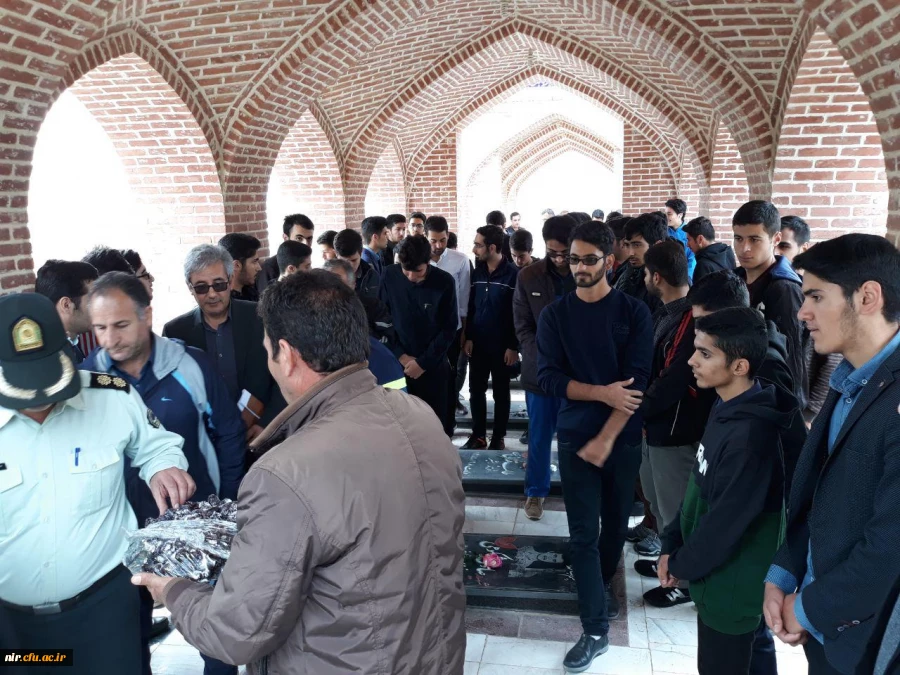 پیاده روی دانشجومعلمان به همراه کلیه کارکنان مرکز آموزش عالی آزادگان نیر و مسئولین ادارات و ارگان های شهرستان نیر به مناسبت هفته تربیت بدنی و طرح یاریگر هم باشیم شورای هماهنکی مبارزه با مواد مخدر 9