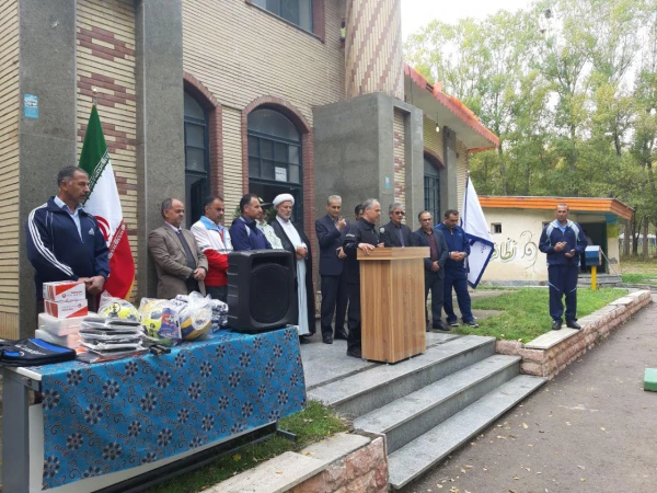 پیاده روی دانشجومعلمان به همراه کلیه کارکنان مرکز آموزش عالی آزادگان نیر و مسئولین ادارات و ارگان های شهرستان نیر به مناسبت هفته تربیت بدنی و طرح یاریگر هم باشیم شورای هماهنکی مبارزه با مواد مخدر 8