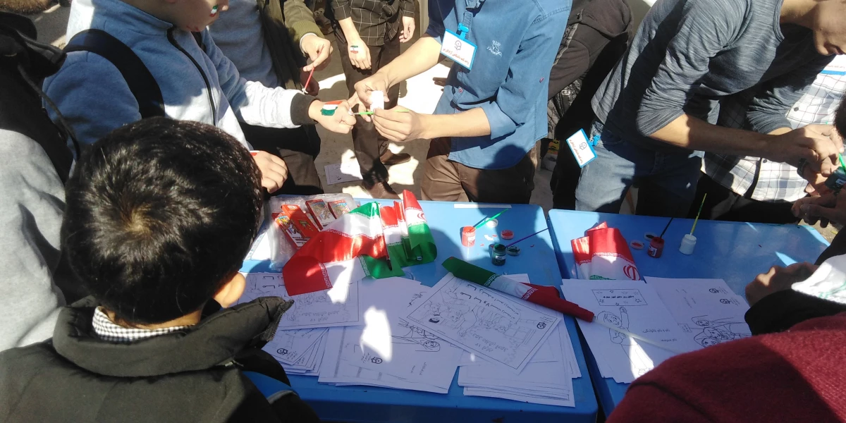 به مناسبت 13 آبان برگزار شد: 

برپایی غرفه استکبار ستیزی در مسیر راهپیمایی شهرستان نیر
 6