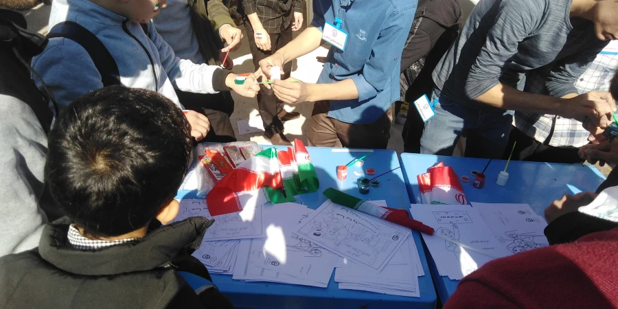 به مناسبت 13 آبان برگزار شد: 

برپایی غرفه استکبار ستیزی در مسیر راهپیمایی شهرستان نیر
 6