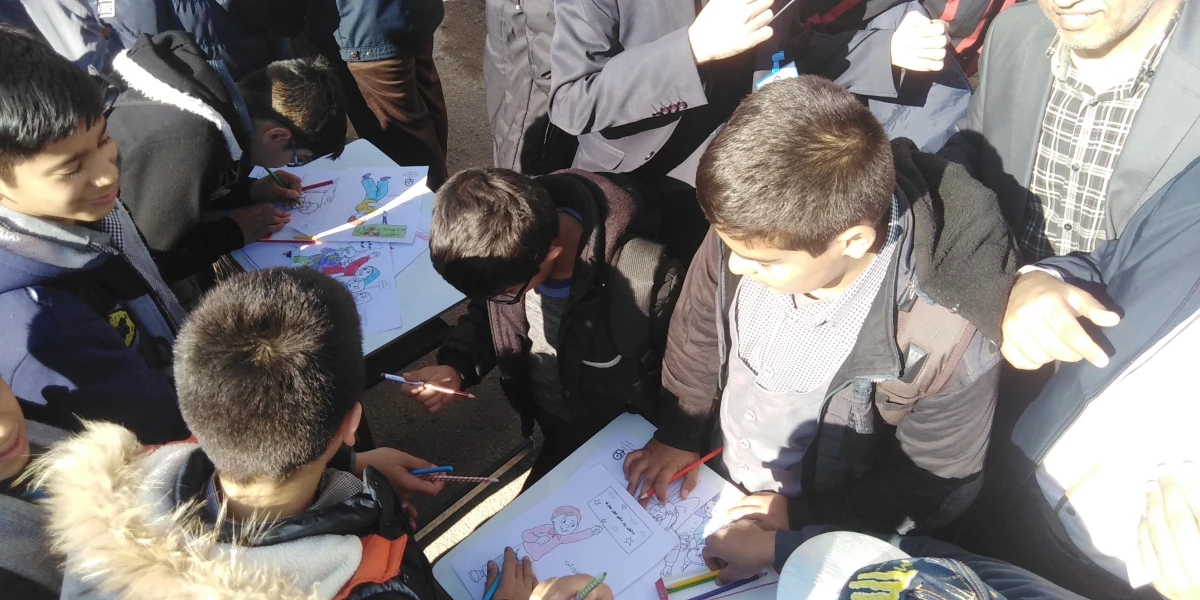 به مناسبت 13 آبان برگزار شد: 

برپایی غرفه استکبار ستیزی در مسیر راهپیمایی شهرستان نیر
 11