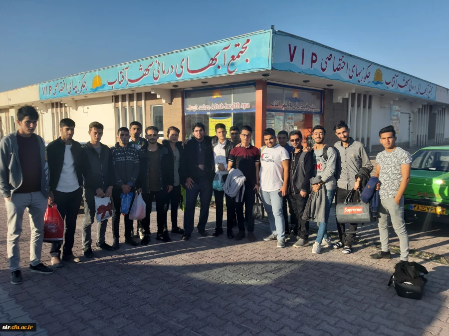 حضور جمعی از دانشجومعلمان در آبدرمانی شهر آفتاب نیر 2