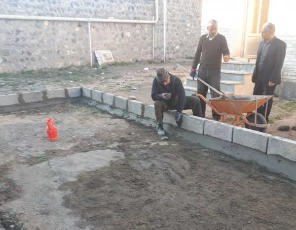 توسعه فضای سبز در محوطه مرکز 3