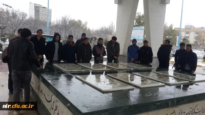 کارکنان و دانشجو معلمان مرکز آموزش عالی آزادگان نیر با حضور در مزار شهدای گمنام اردبیل:

قرائت فاتحه و ادای احترام به مقام شامخ شهدای ایران اسلامی