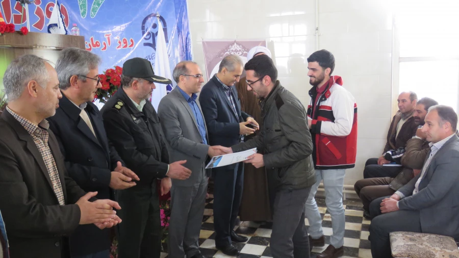 برگزاری مراسم باشکوه با حضور پرشور دانشجومعلمان ، اساتید ، مسئولان دانشگاه فرهنگیان استان ، فرماندار و روسای ادارات شهرستان نیر 2