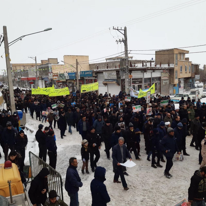 حضور پرشور دانشجومعلمان، اساتید وکارکنان مرکز آموزش عالی آزادگان در راهپیمایی عظیم 22 بهمن 8