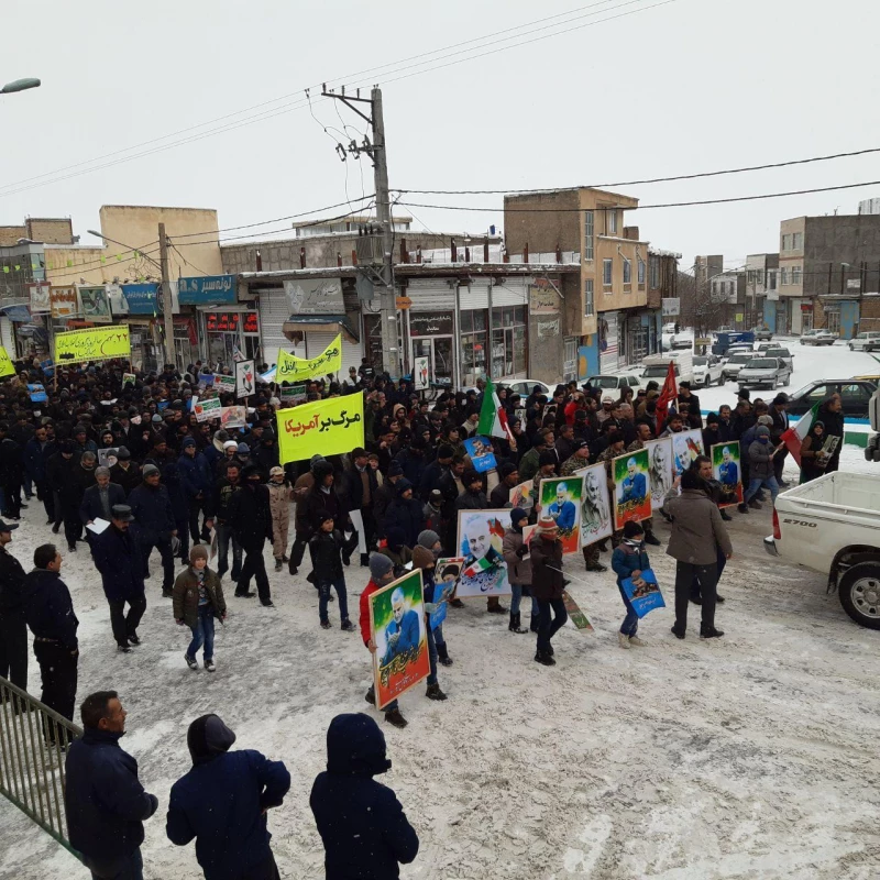 حضور پرشور دانشجومعلمان، اساتید وکارکنان مرکز آموزش عالی آزادگان در راهپیمایی عظیم 22 بهمن 9