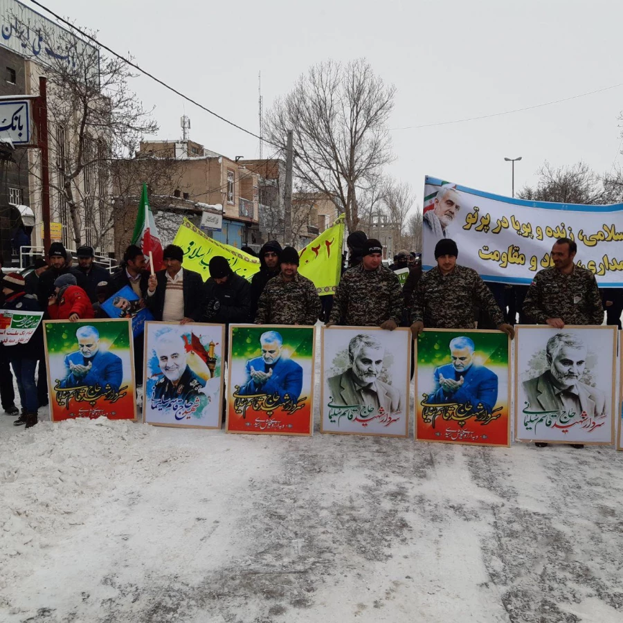 حضور پرشور دانشجومعلمان، اساتید وکارکنان مرکز آموزش عالی آزادگان در راهپیمایی عظیم 22 بهمن 11