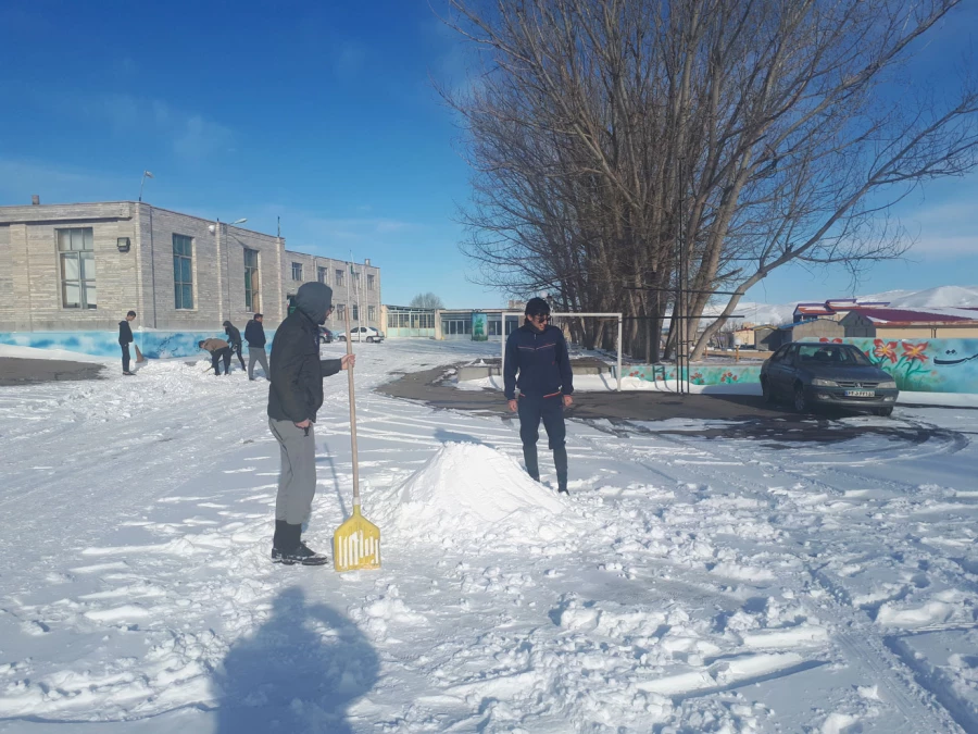 مسابقه ساخت تندیس های برفی 8