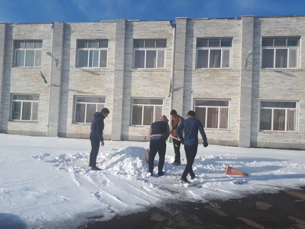 مسابقه ساخت تندیس های برفی 9