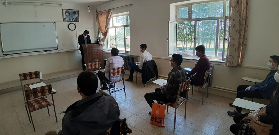 برگزاری کلاس های جبرانی و رفع اشکال در مرکز آموزش عالی آزادگان نیر 10